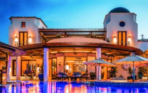 living-in-style-palmilla-pool-800x500